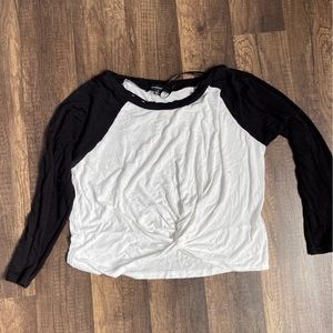 Cropped baseball tee